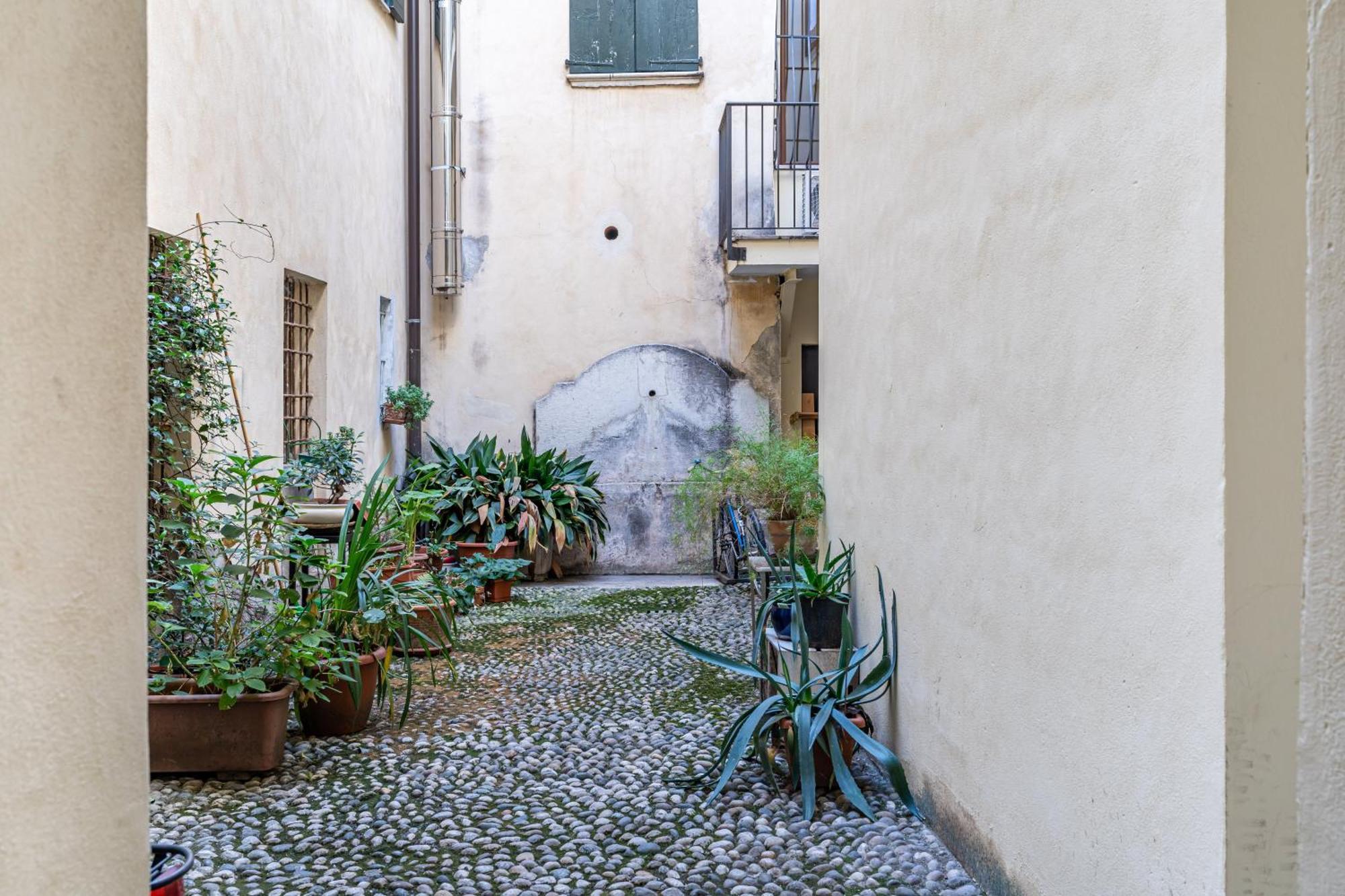 Casa San Faustino - Brescia Citycenter - By Host4U Exteriér fotografie